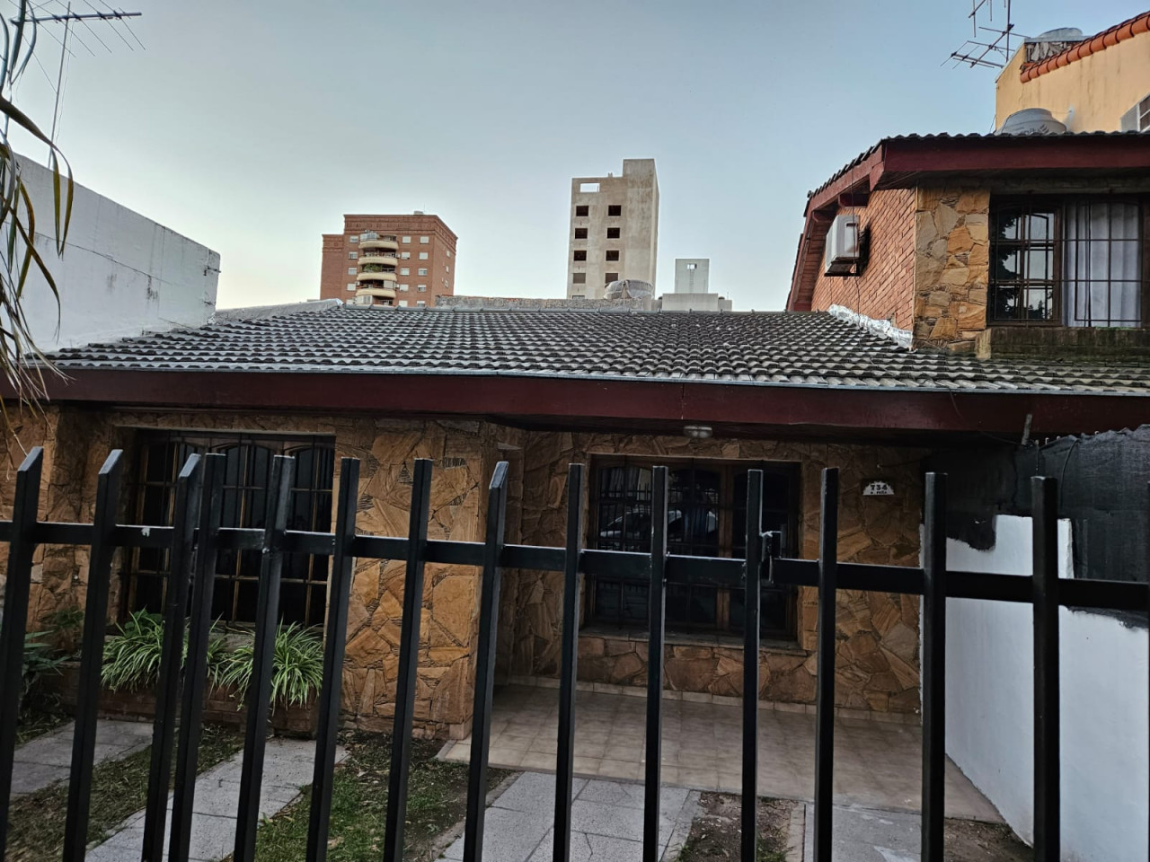 casa 4 ambientes en el centro de san miguel apto profesional