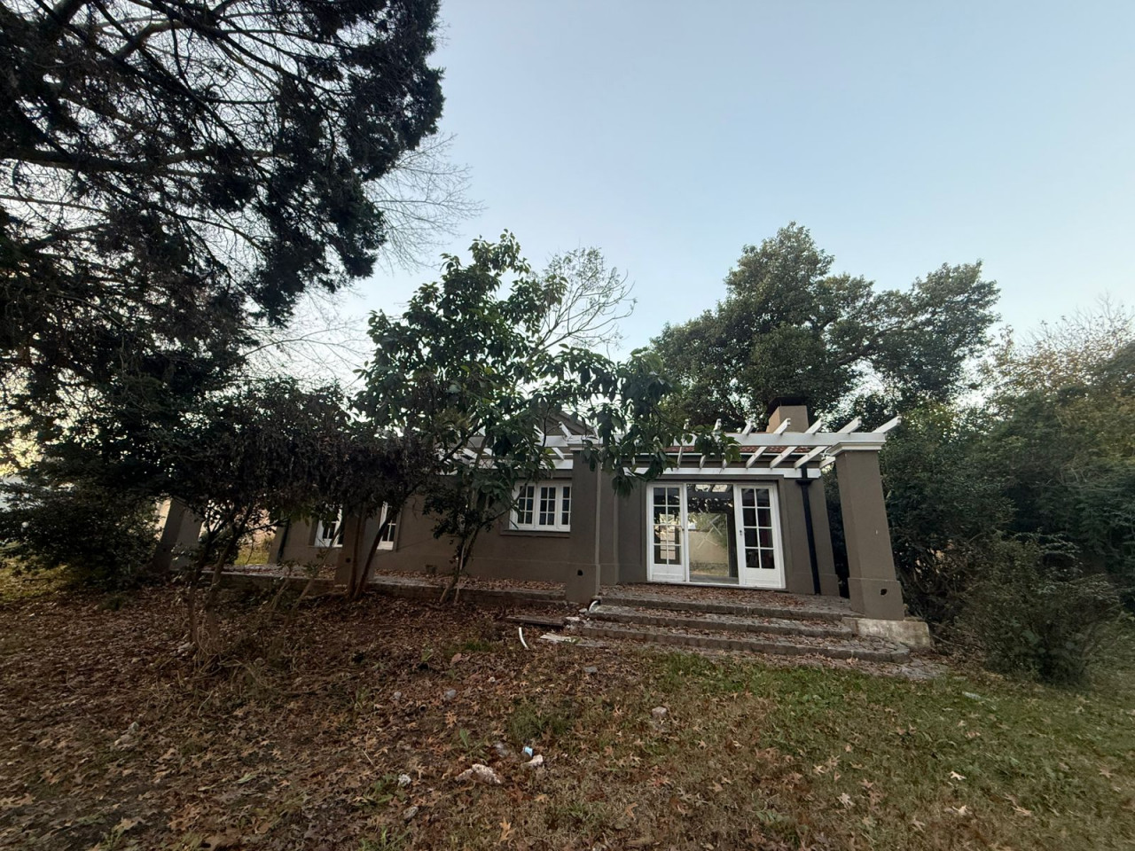 Alquiler de casa de 3 ambientes con parque y pileta en  Bella Vista