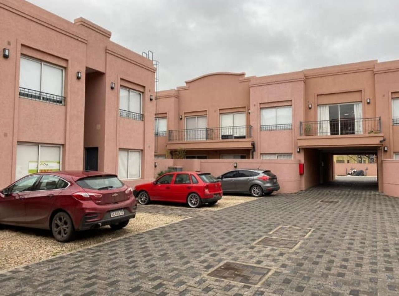 Venta de departamento de 2 ambientes dentro de hermoso complejo en Muñiz