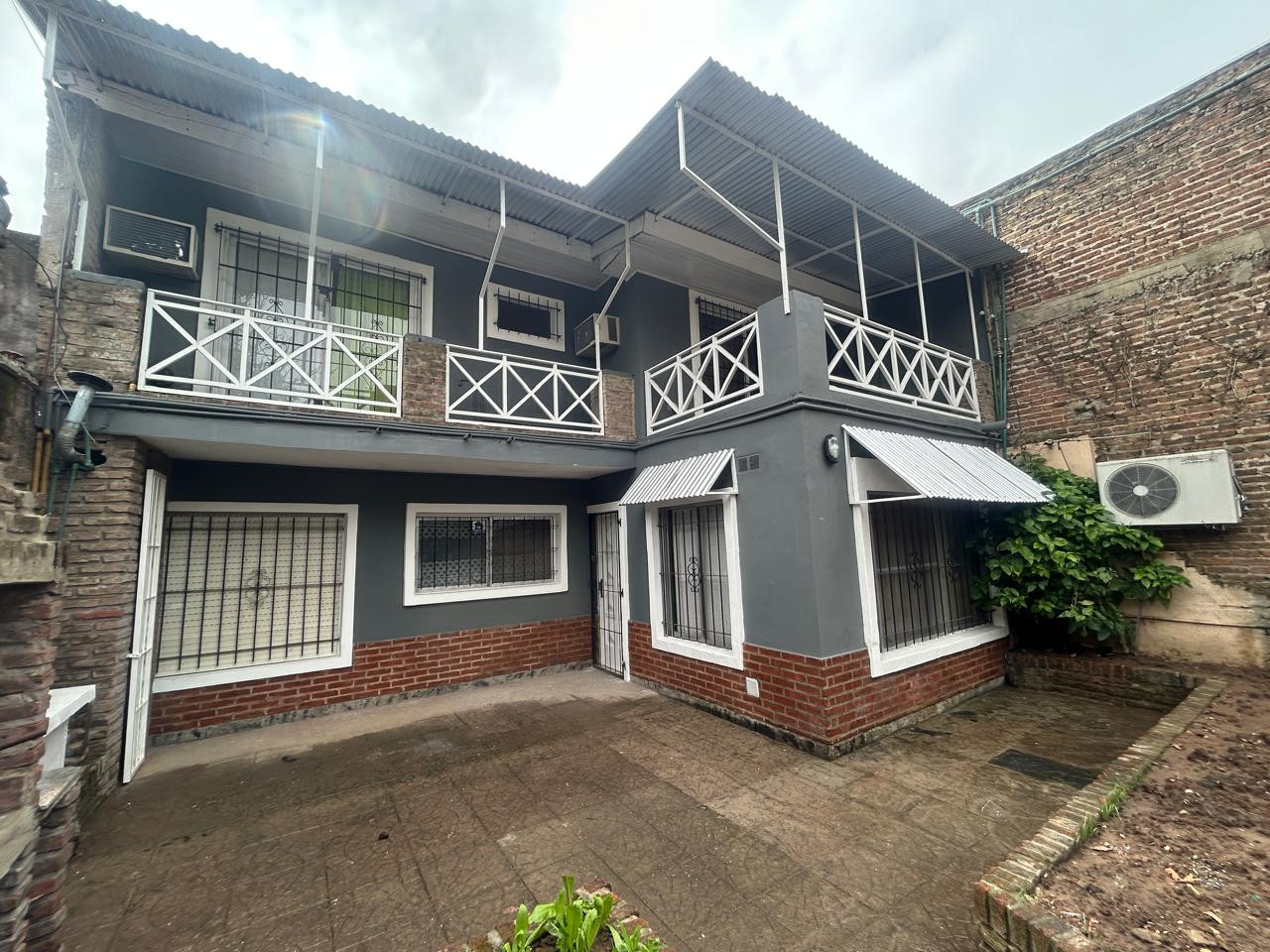 SE ALQUILA CASA EN MALVINAS ARGENTINAS.-